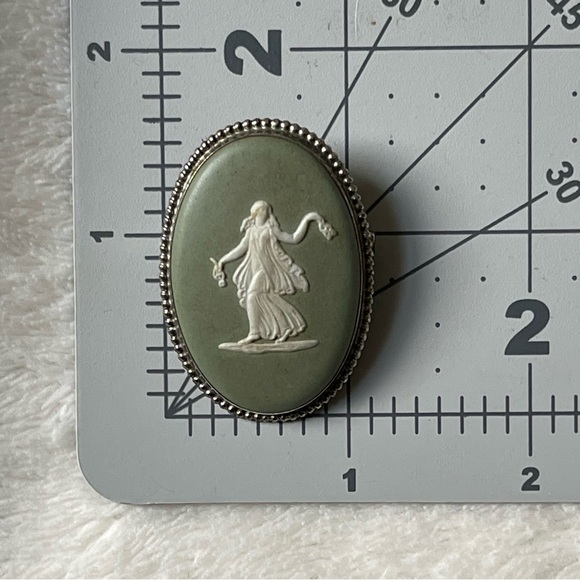WEDGEWOOD | Sterling Silver Frame | Green Jasperware "Dancing" Brooch Pin 1970's - Picture 6 of 14